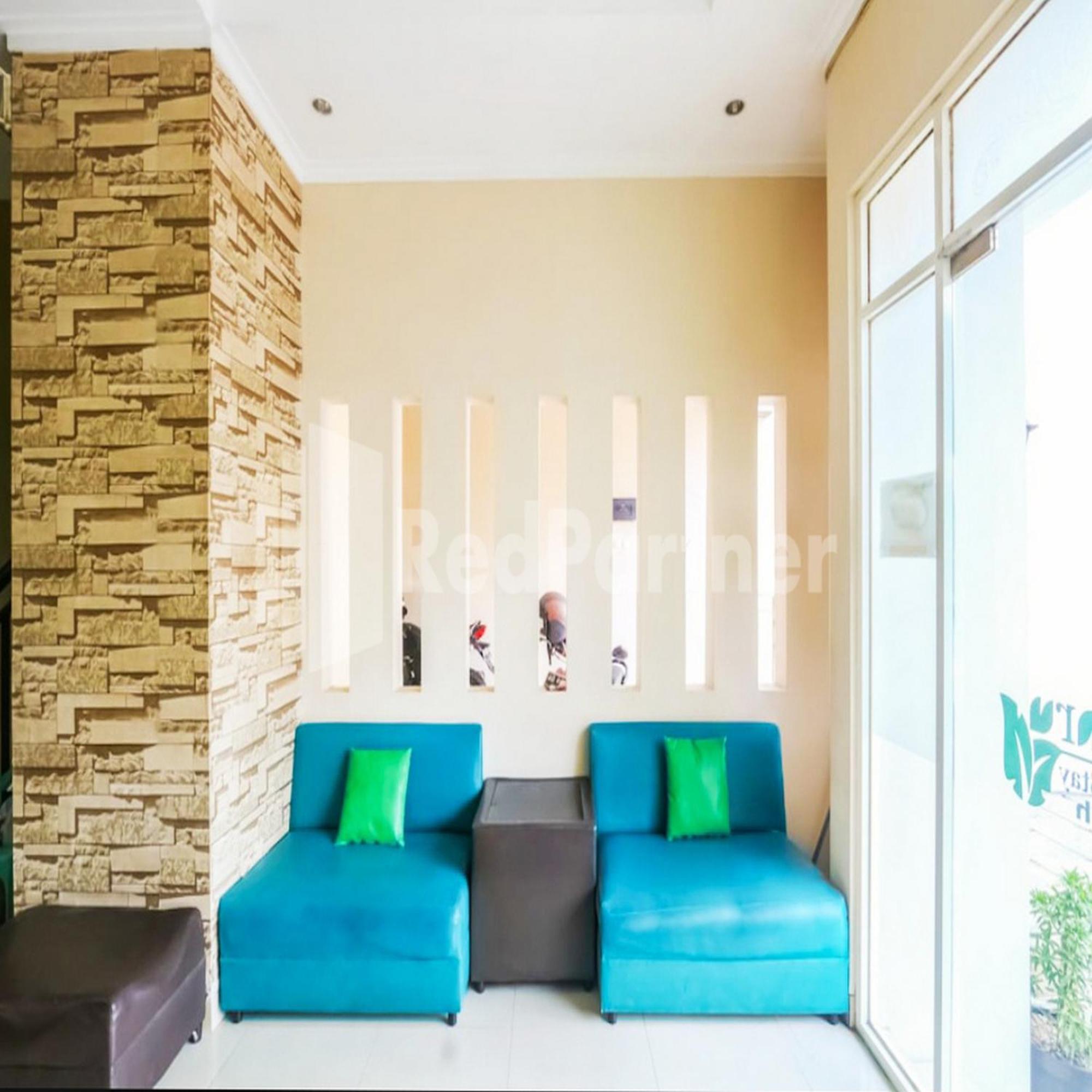 D'Waru Homestay Syariah Near Jl Slamet Riyadi Mitra Reddoorz Solo Eksteriør billede