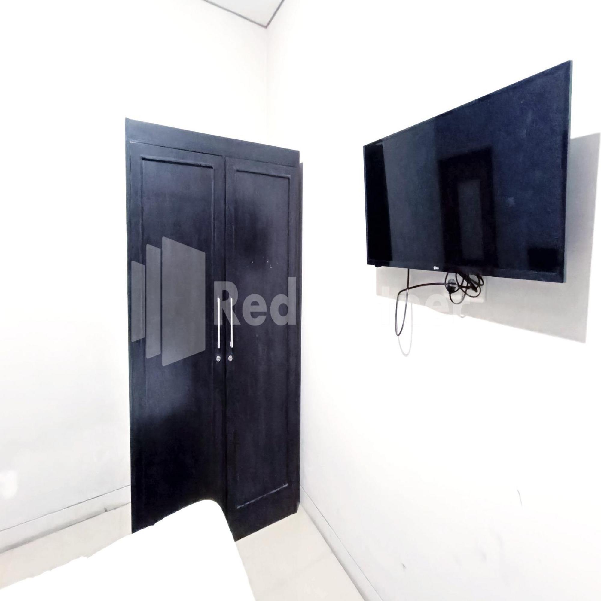 D'Waru Homestay Syariah Near Jl Slamet Riyadi Mitra Reddoorz Solo Eksteriør billede